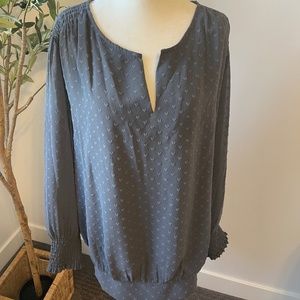 Beautiful Grey Blouse with hearts detail and ruching on sleeve and band Size 2XL